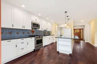 14237 76th Pl NE in Kirkland, WA - Building Photo - Building Photo