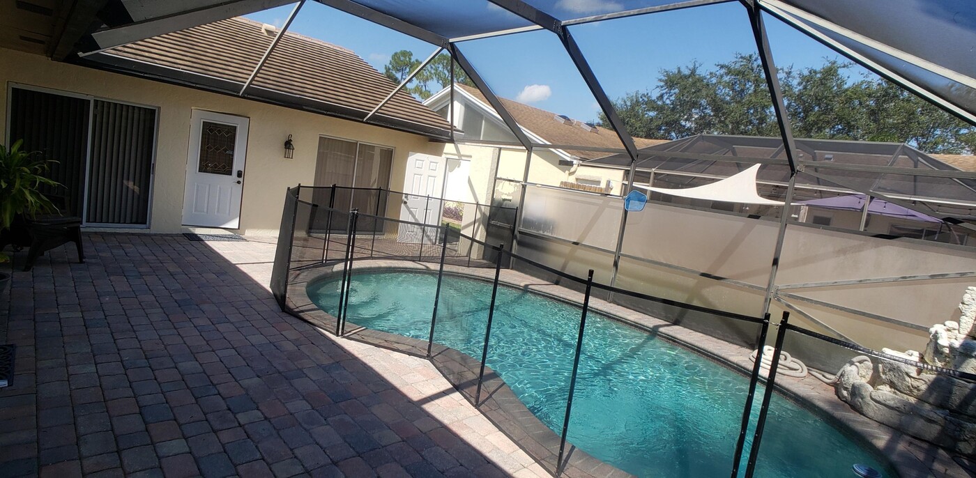 1343 Periwinkle Pl in Wellington, FL - Building Photo