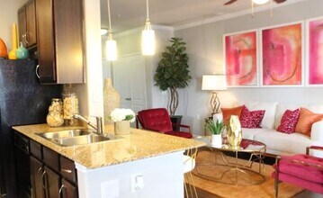 7777 Katy Fwy in Houston, TX - Building Photo - Building Photo
