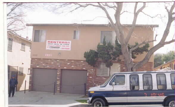 1428 Chestnut Ave in Long Beach, CA - Building Photo