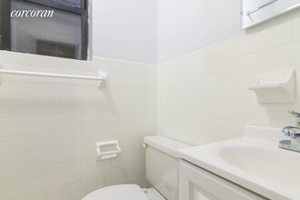 410 W 36th St-Unit -: 3Fe in New York, NY - Building Photo - Building Photo
