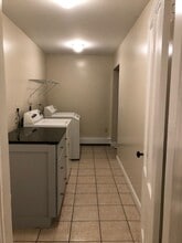 390 Pearl St in Manchester, NH - Building Photo - Building Photo