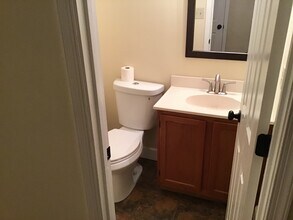 285 Merrimac Trl, Unit 35 in Williamsburg, VA - Building Photo - Building Photo