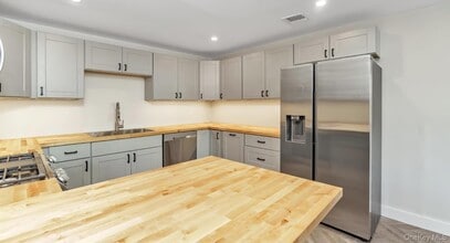 67 Maple Ave in Sea Cliff, NY - Building Photo - Building Photo