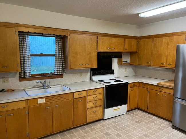 455 S Arch Ave, Unit A in New Richmond, WI - Building Photo - Building Photo