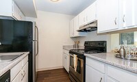 Building Photo - Cedar Run Apartamentos in Denver, Colorado
