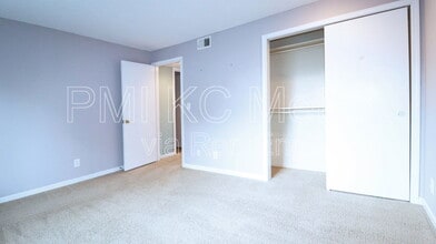 11224 Nieman Rd in Overland Park, KS - Building Photo - Building Photo