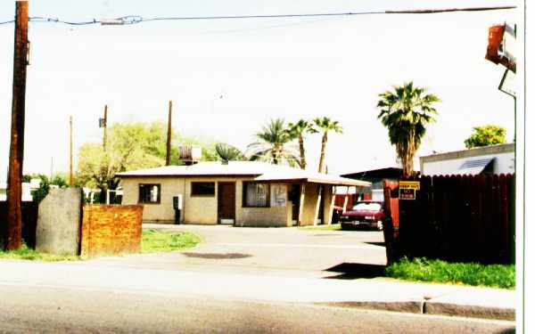 Vagabond Mobile Home Park in Phoenix, AZ - Building Photo