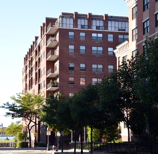 The Clermont Cove in Jersey City, NJ - Building Photo - Building Photo