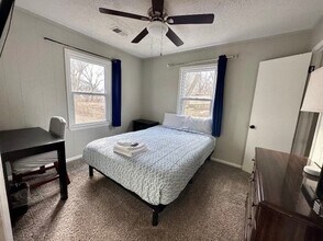 11809 E 58 Terrace in Kansas City, MO - Building Photo - Building Photo