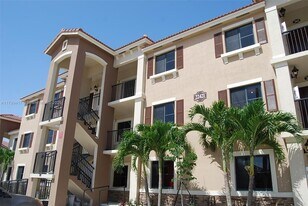 22421 SW 88th Pl in Cutler Bay, FL - Building Photo