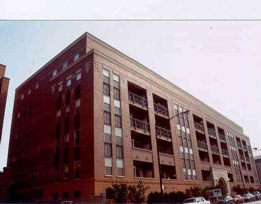 property at 1350 W Fullerton Ave