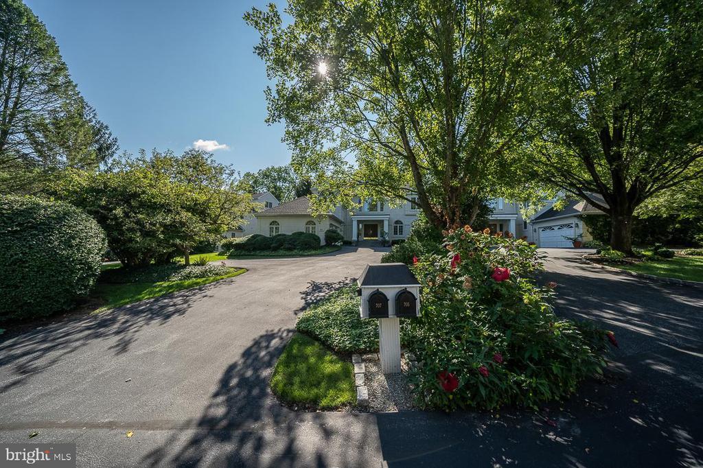 707 Canterbury Ln in Villanova, PA - Building Photo