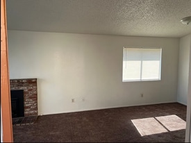 5113 Gaylene Ave in Bakersfield, CA - Building Photo