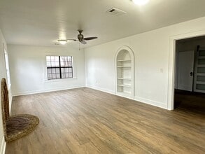 1900 College Ave in Midland, TX - Building Photo - Building Photo