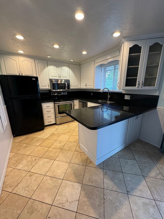 659 Shiloh Way in Salt Lake City, UT - Building Photo - Building Photo