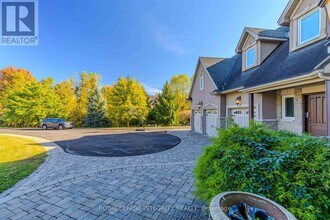 1326 Terrace Ridge Dr in Ottawa, ON - Building Photo - Building Photo