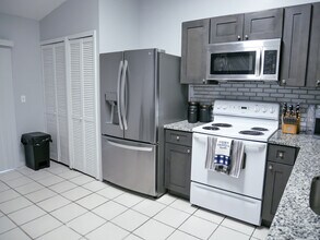 1453 Hendren Dr in Orlando, FL - Building Photo - Building Photo