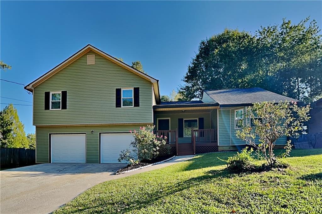 4036 Evelyn Dr in Powder Springs, GA - Foto de edificio