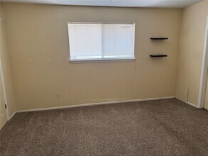 8426 Avington Rd in La Porte, TX - Building Photo - Building Photo