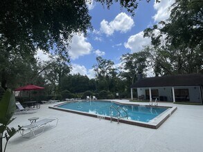 226 Riverbend Dr in Altamonte Springs, FL - Building Photo - Building Photo