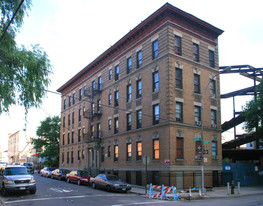 723 Oakland Pl Apartments