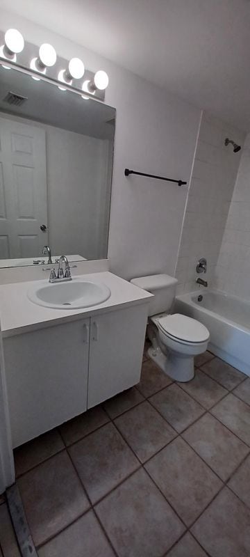 4163 N Haverhill Rd in West Palm Beach, FL - Building Photo - Building Photo