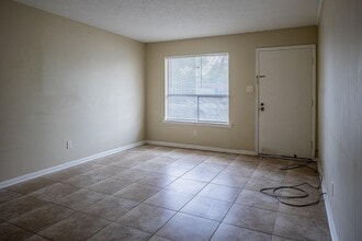 706 W 10th St in Del Rio, TX - Building Photo - Building Photo