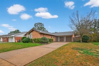 7702 Rockhill St in Houston, TX - Building Photo - Building Photo