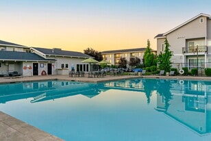 Foothill Commons in Bellevue, WA - Building Photo