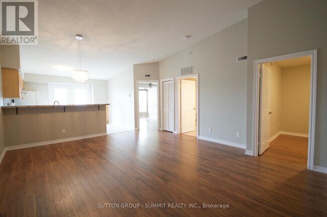 1490-1490 Bishops Gate in Oakville, ON - Building Photo - Building Photo