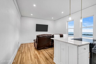 400 Deal Lake Dr in Asbury Park, NJ - Building Photo - Building Photo