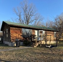 404 S 7th Ave in Mansfield, AR - Building Photo