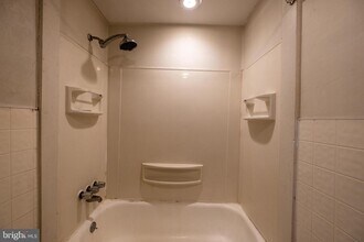 2211 Mt Vernon St in Philadelphia, PA - Building Photo - Building Photo