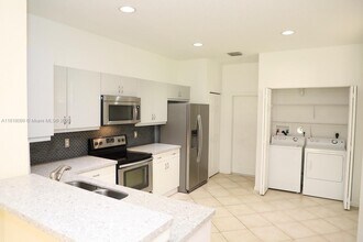 3899 Tree Top Dr in Weston, FL - Building Photo - Building Photo