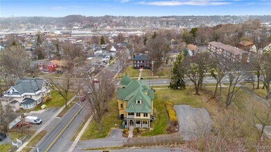 2004 E Genesee St in Syracuse, NY - Building Photo - Building Photo