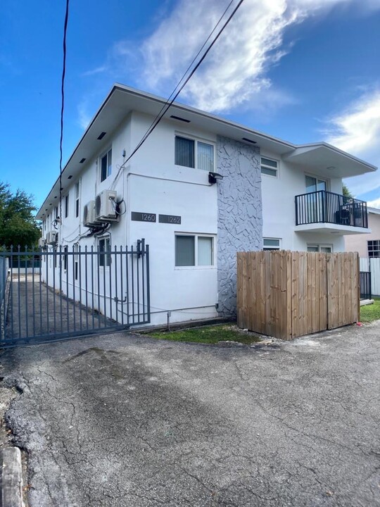 1262 SW 2nd St in Miami, FL - Building Photo