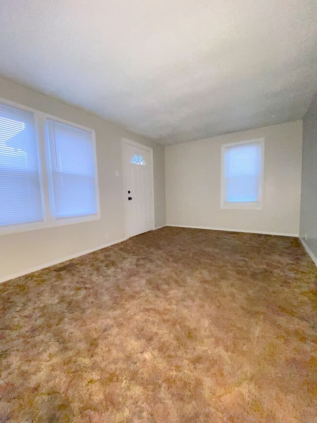 1231 E Illinois St in Evansville, IN - Building Photo - Building Photo