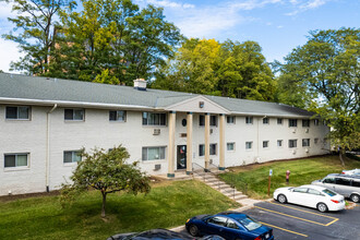 Arbor Hills in Madison, WI - Building Photo - Building Photo