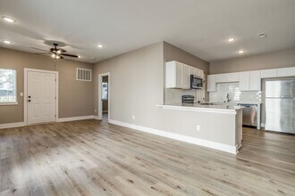 4312 N Sandplum St in Wichita, KS - Building Photo - Building Photo