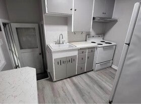 400 Barth Ave in Richland, WA - Building Photo