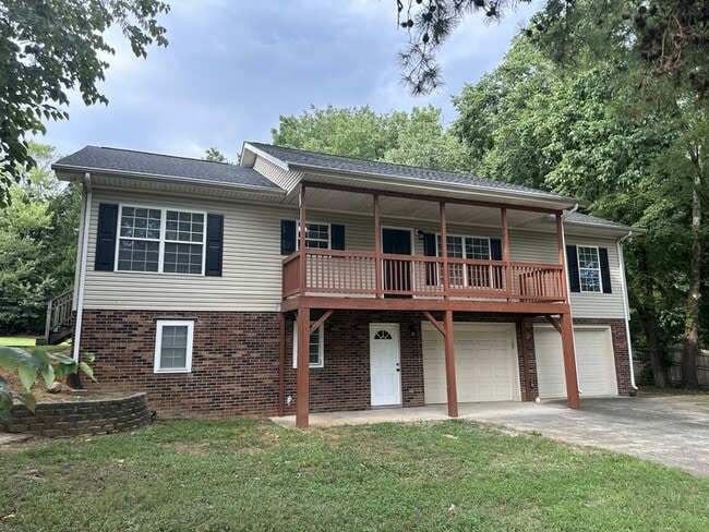 property at 625 Mary Alexander Pl