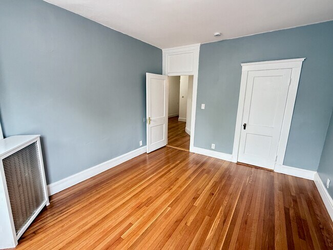 17 Warwick Rd, Unit 3 in Brookline, MA - Building Photo - Building Photo