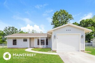 456 SW Molloy St in Port St. Lucie, FL - Building Photo