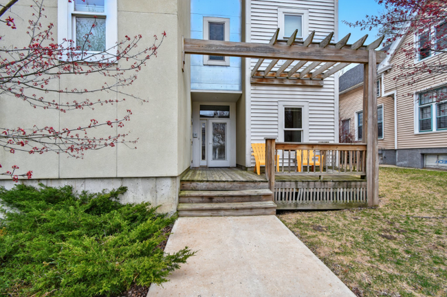 property at 2905 N Newhall St