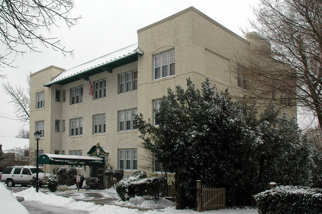 406 Berkley Rd in Haverford, PA - Foto de edificio - Building Photo