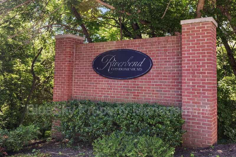 320 Riverbend Dr in Charlottesville, VA - Building Photo
