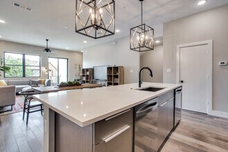 3131 Waits Ave in Fort Worth, TX - Building Photo - Building Photo
