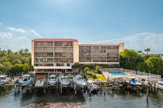 Bay Yacht Club Condominiums in Pompano Beach, FL - Building Photo - Building Photo