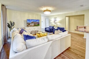 4574 Rivers Landing Dr in Tallahassee, FL - Building Photo